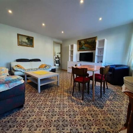 Le Plain Pied Sur Place Le Mêle-sur-Sarthe Εξωτερικό φωτογραφία