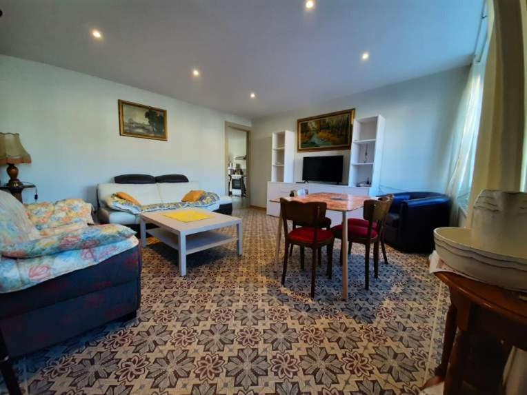 Le Plain Pied Sur Place Le Mêle-sur-Sarthe Εξωτερικό φωτογραφία