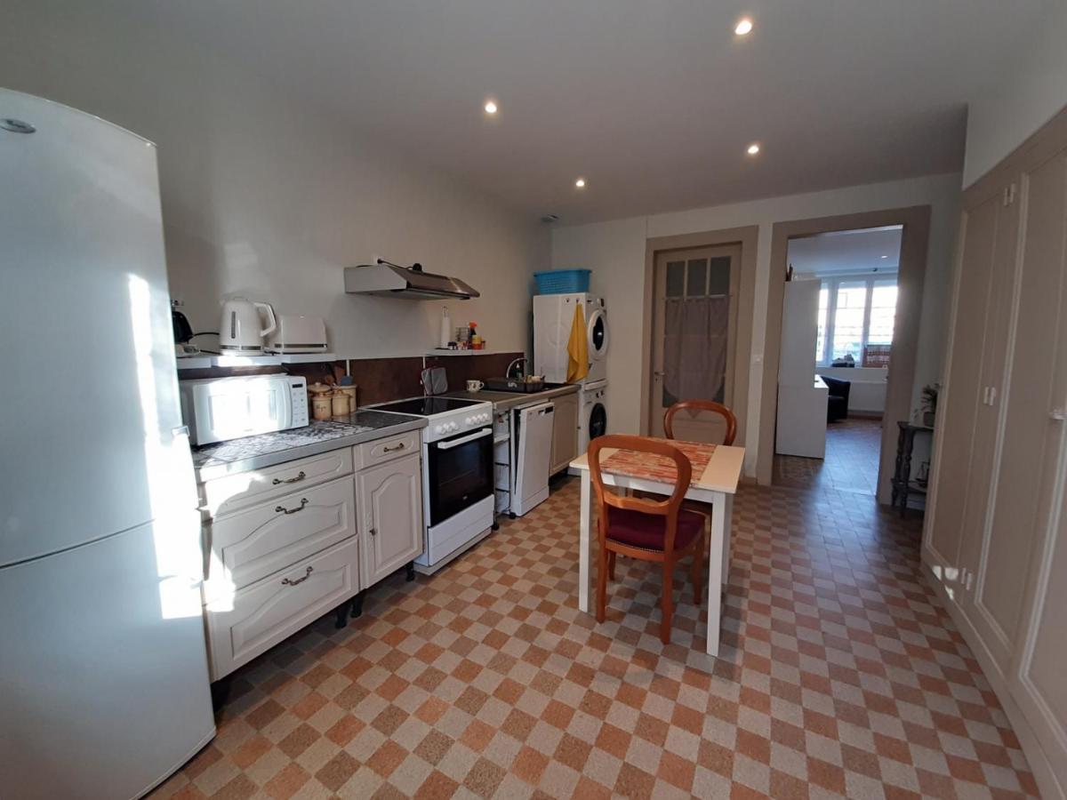 Le Plain Pied Sur Place Le Mêle-sur-Sarthe Εξωτερικό φωτογραφία