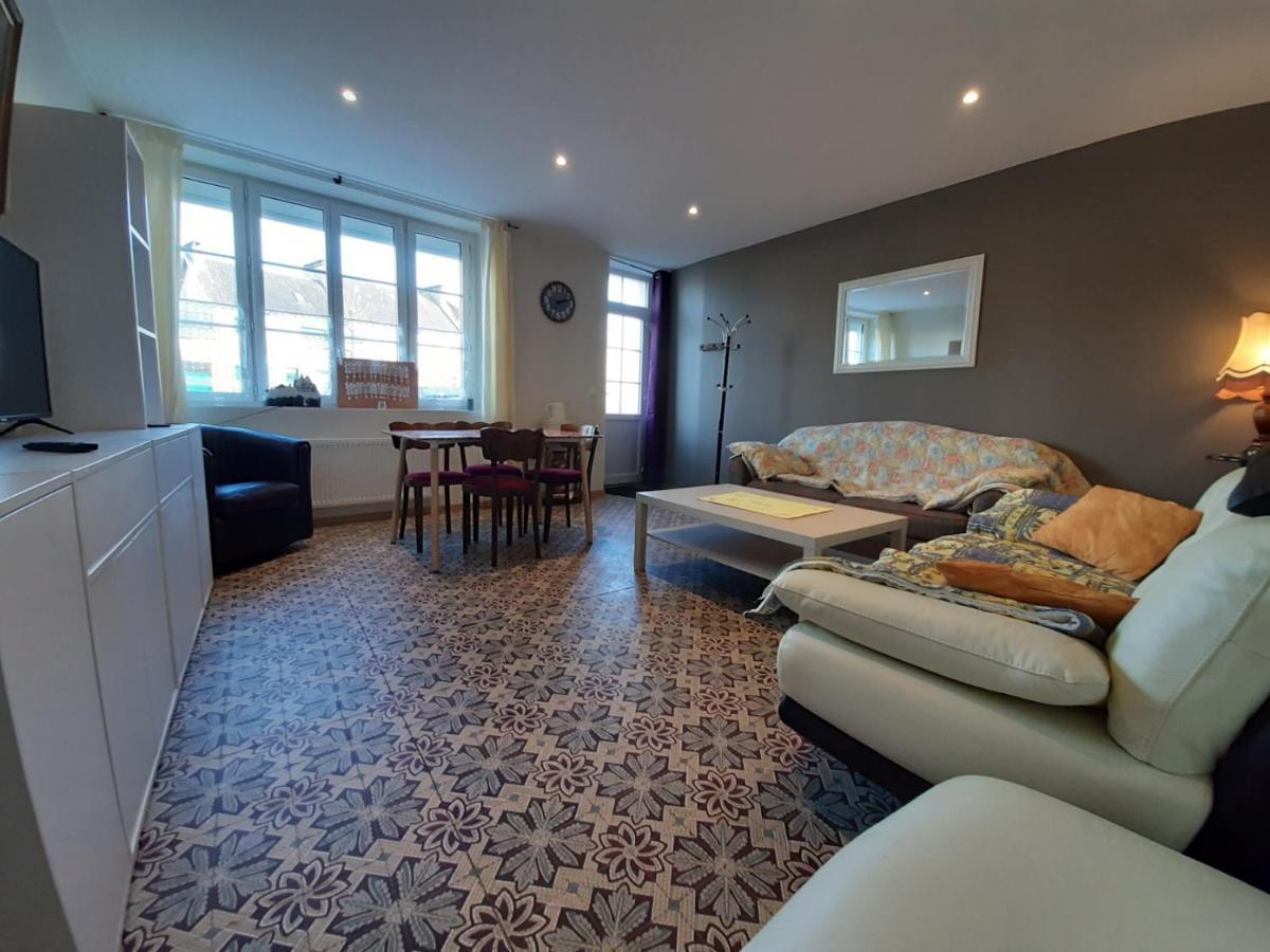 Le Plain Pied Sur Place Le Mêle-sur-Sarthe Εξωτερικό φωτογραφία